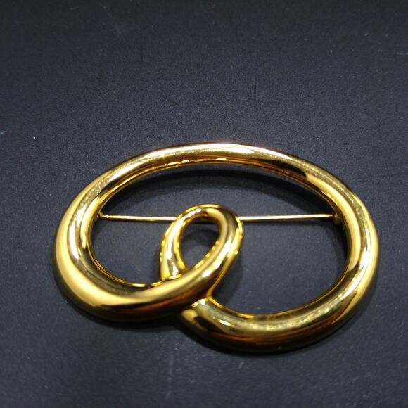 Vintage Monet Modernist Brooch, Gold Plated, 1980s, 2 1/4 Inches - Picture 4 of 10